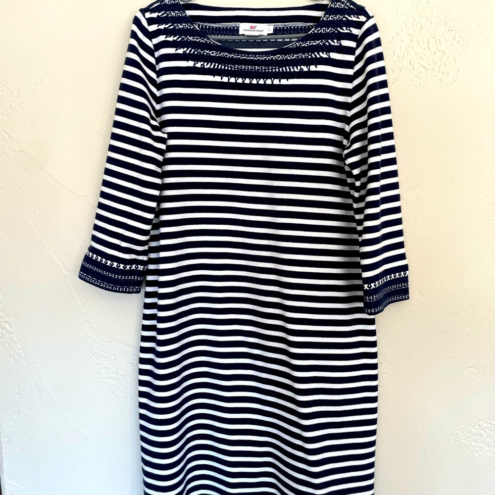 Vineyard Vines long sleeve navy cotton striped dress with embroidery detail sz L